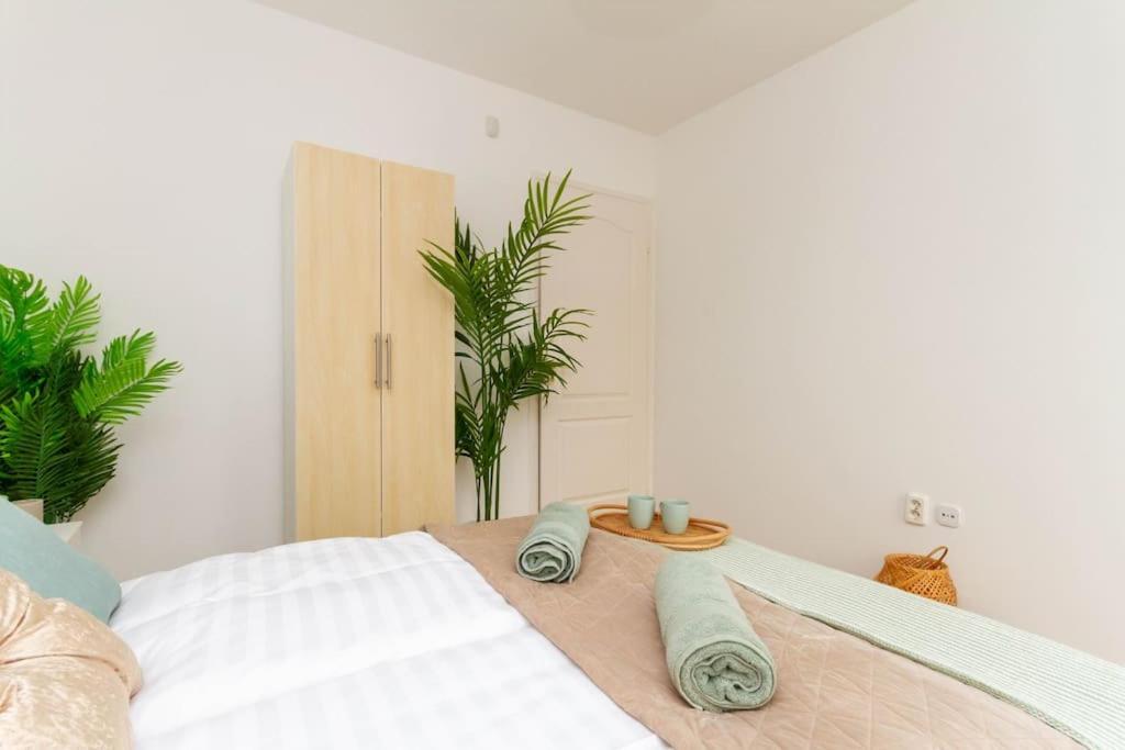 Family Lux Lounge In Voeroesmarty Street By Nw Διαμέρισμα Βουδαπέστη Εξωτερικό φωτογραφία